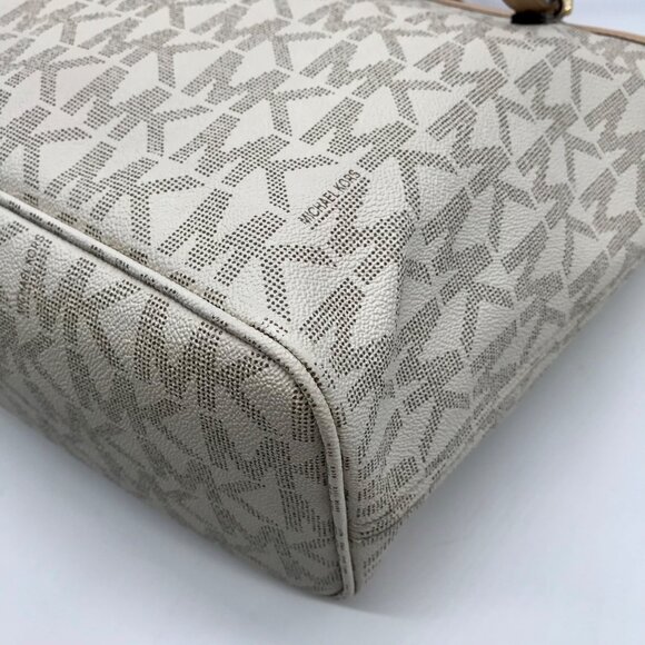 Michael Kors Vanilla Monogram Canvas Jet Set Travel Tote Bag - Picture 6 of 11